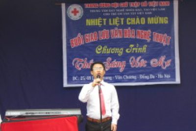 Giao lưu văn hóa nghệ thuật cùng trung tâm dạy nghề nhân đạo, tạo việc làm cho trẻ em tàn tật Việt Nam