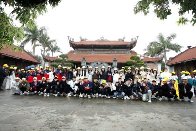 Hoạt động trải nghiệm tại đền trạng trình Nguyễn Bỉnh Khiêm và khu vui chơi VinWonders