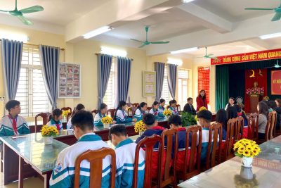 Gặp mặt động viên các em học sinh đội tuyển học sinh giỏi và thầy cô giáo phụ trách đội tuyển trong kỳ thi học sinh giỏi cấp cụm năm học 2025-2026