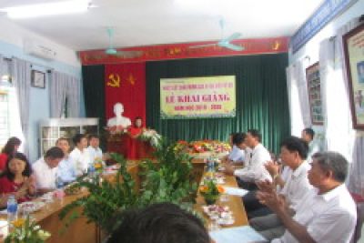 Lễ khai giảng năm học mới và đón bằng công nhận trường đạt chuẩn quốc gia, bằng công nhận trường xanh – sạch – đẹp – an toàn
